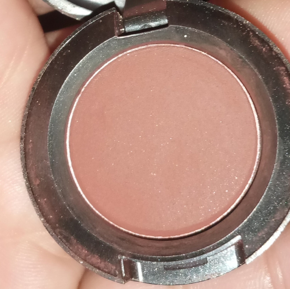 mac eyeshadow - Picture 2 of 2